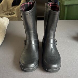 Dirty Laundry Black Rain Boots Mid Calf Plaid Lining Buckle